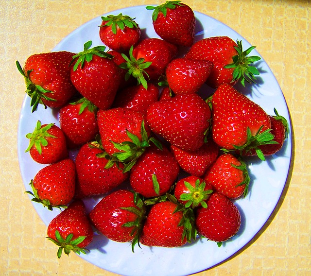 Cerises, fraises et fèves à l'honneur ce jeudi au marché Marcadieu de Tarbes