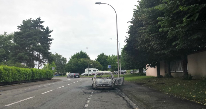 voiture brulée Tarbes cité Solazur