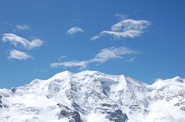 Risque fort d'avalanches dans les Pyrénées, le col d'Aspin fermé