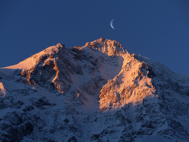 Premières neiges sur les sommets des Pyrénées