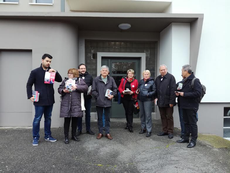 &agrave; Tarbes, les soutiens de Benoit Hamon nombreux quartier Debussy