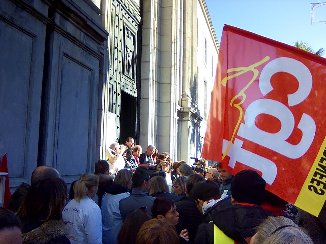 Les personnels de la clinique de l'Ormeau ont manifesté ce mardi à Tarbes