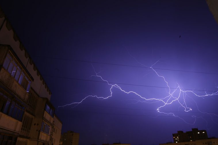Les orages arrivent sur Tarbes et la Bigorre, les Hautes Pyr&eacute;n&eacute;es en alerte m&eacute;t&eacute;o
