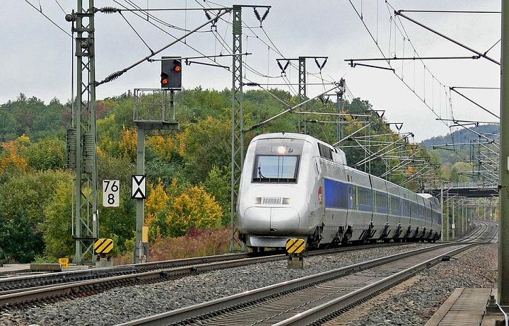 TGV Tarbes Paris. un homme criant "Allah akbar" interpellé, le train arrêté et fouillé